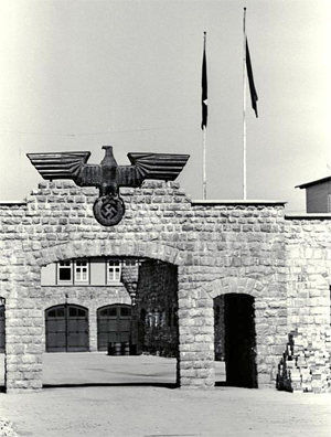 Konzentrationslager Mauthausen Main Gate (77,182 bytes)