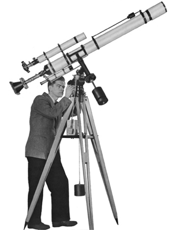 Unitron 4 inch Model 160 photo equatorial telescope with tripod (32,715 bytes)