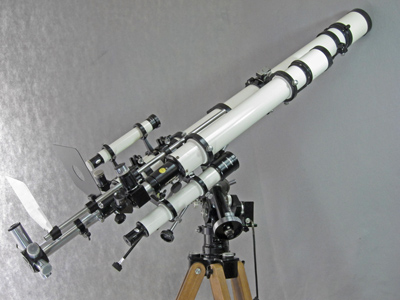 Unitron 3 inch Photo Equatorial telescope right side view (53,541 bytes)