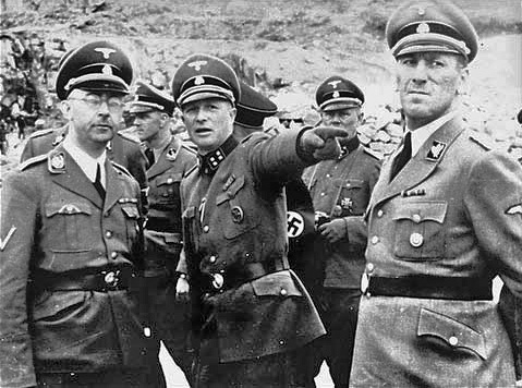 Heinrich Himmler, Franz Ziereis, Ernst Kaltenbrunner (77,182 bytes)