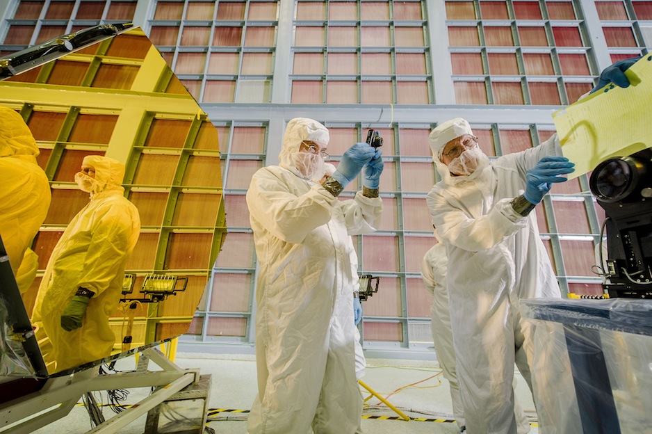 M. Cohen at NASA GSFC with JWST ETU Mirror Dec 2012 (215,289 bytes)