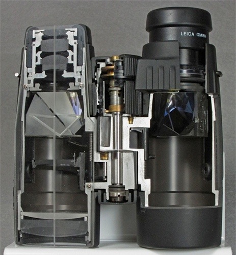 Cutaway Leica 10x 42 binocular on display at Company Seven's Museum Collection (82,334 bytes)