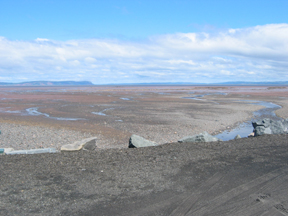 Marscape like coast near low tide (33,788 bytes)