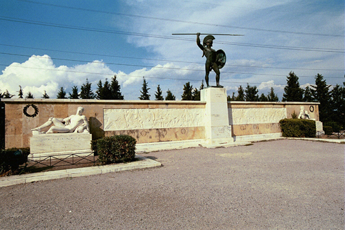 Modern monument and statues on what was shoreline at the time of the battle.