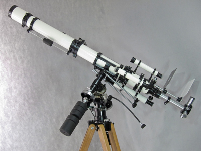 Unitron 3 inch Photo Equatorial telescope right rear view (54,454 bytes)
