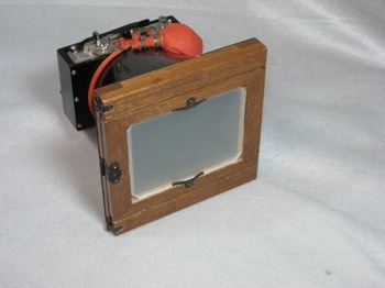 Unitron ASTRO-CAMERA ground glass in place for focusing (53,541 bytes)