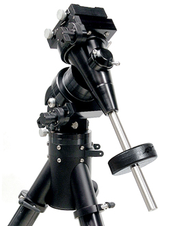 Losmandy Titan Mount Head with Tripod, 21 lb. Counterweight (63,202 bytes)