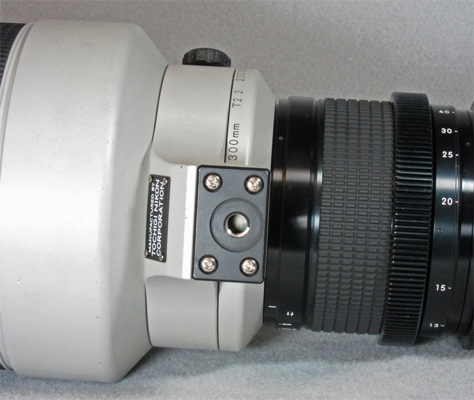 Tochigi Nikon 300mm T2.2 lens foot (41,547 bytes)