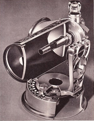 Questar Standard 3-½ cut-away telescope 1965 (88,541 bytes).