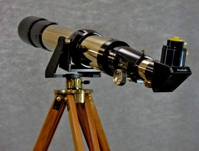 Renaissance 101 brass telescope as displayed at Company Seven (56,860 bytes)