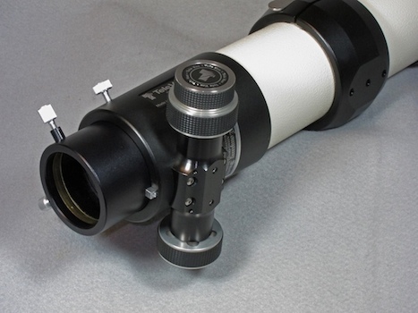 TeleVue 85 right rear view showing Feathertouch Focuser (30,291 bytes)