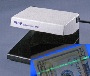 UVP Model SL-2M Security Lamp for detection of fluorescence in US $20 note (32,208 bytes)